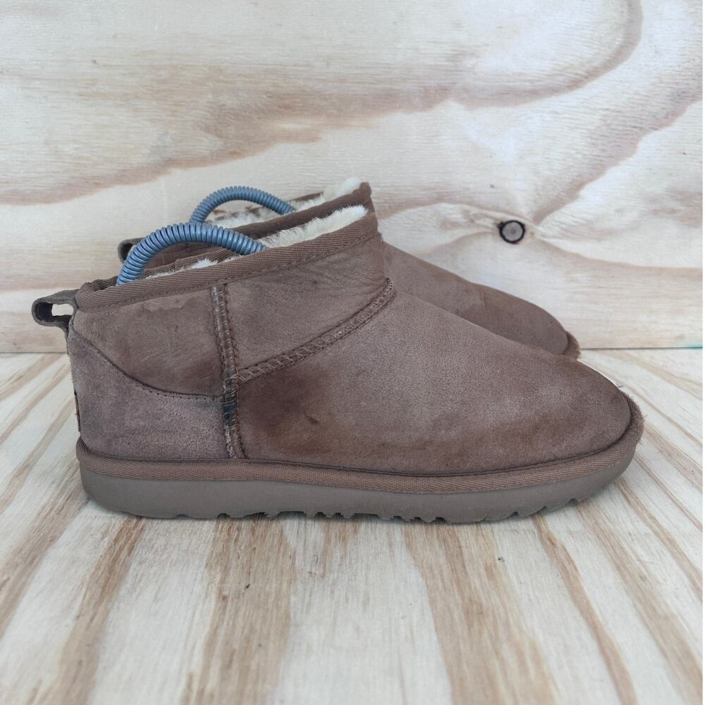 UGG Australia - Classic Ultra Mini - Boots - Brown - Women's - 7 - S/N 1130750K
